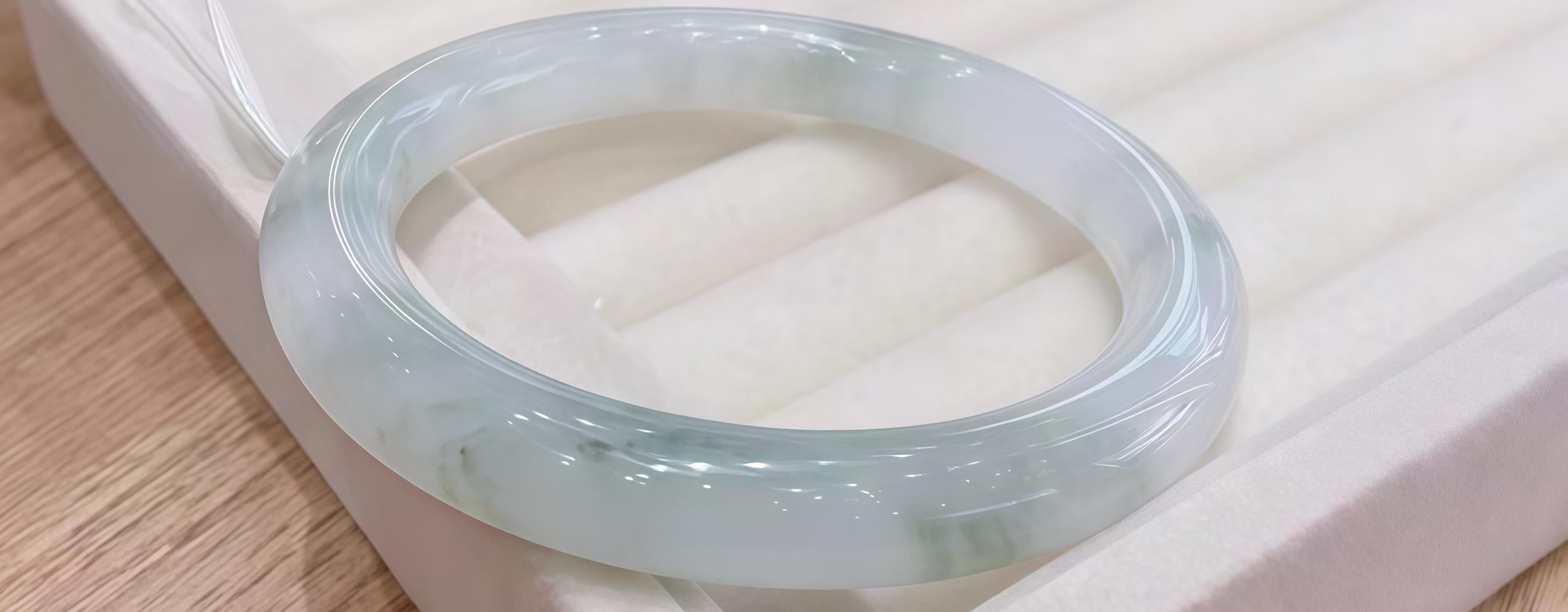 冰翠飄花玉鐲