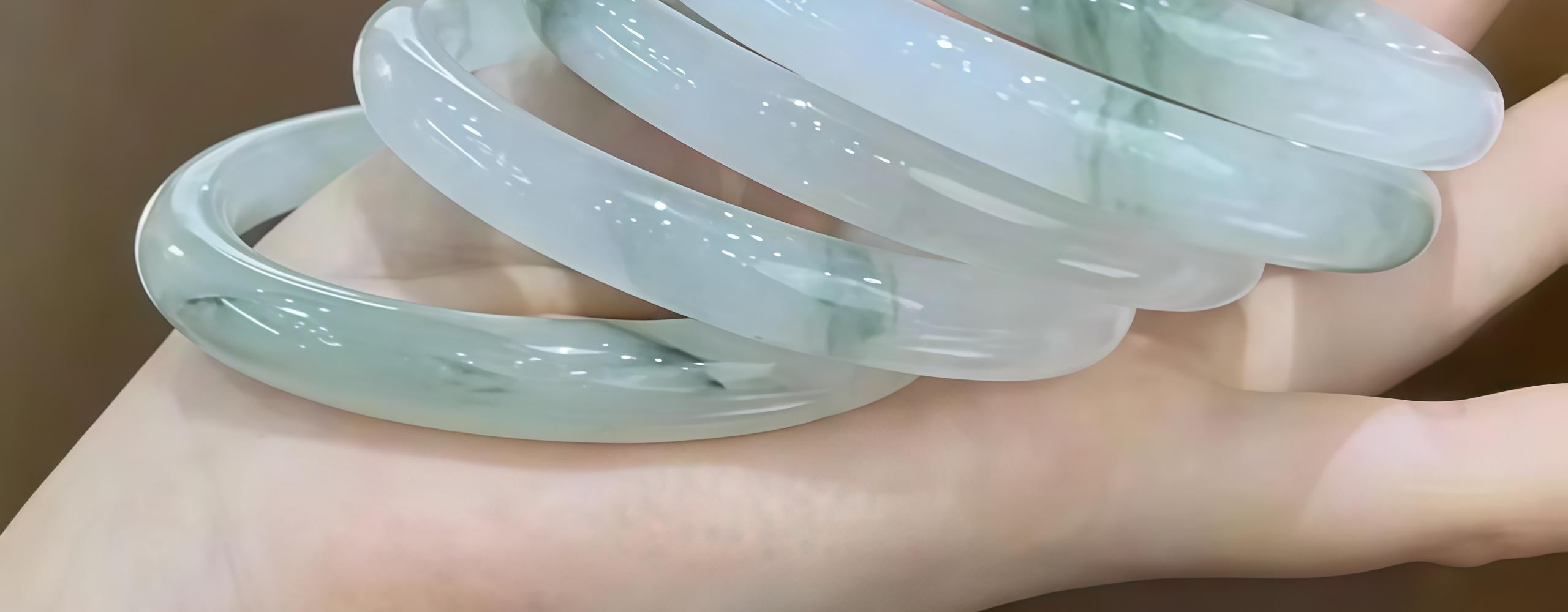 冰翠飄花玉鐲